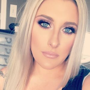 Meet your Posher, Shelby